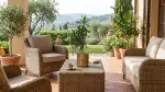 Rattan Splendente: Guida alla Pulizia Perfetta